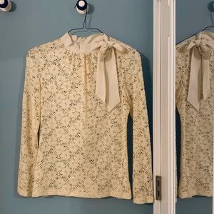 Beautiful Lace Top With Tie Neck Size Medium